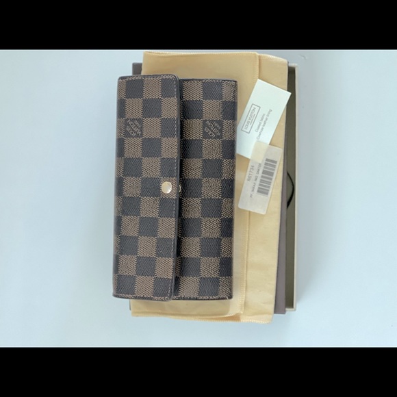 Authentic Louis Vuitton Damier Ebene Sarah Wallet